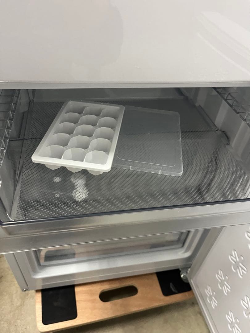 女性オーナー！極美品 ！Haier ノンフロン冷凍冷蔵庫150L 2025年製