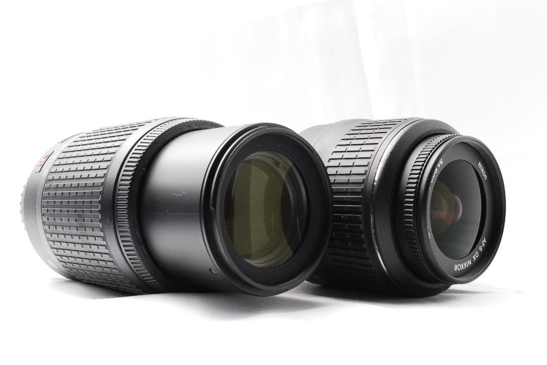 Nikon D60✨一眼レフカメラ✨入門機✨手ぶれ補正付Wレンズ✨小型＆軽量