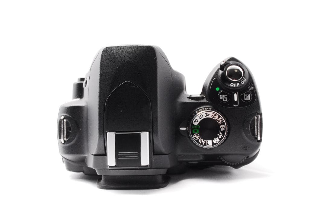 Nikon D60✨一眼レフカメラ✨入門機✨手ぶれ補正付Wレンズ✨小型＆軽量