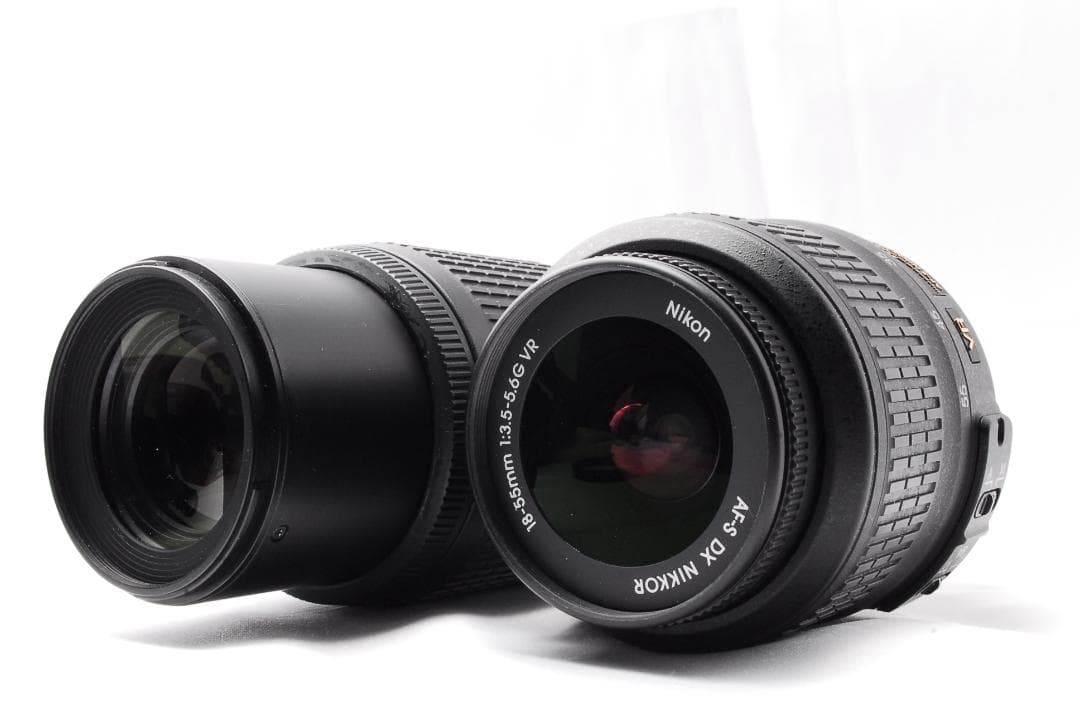 Nikon D60✨一眼レフカメラ✨入門機✨手ぶれ補正付Wレンズ✨小型＆軽量