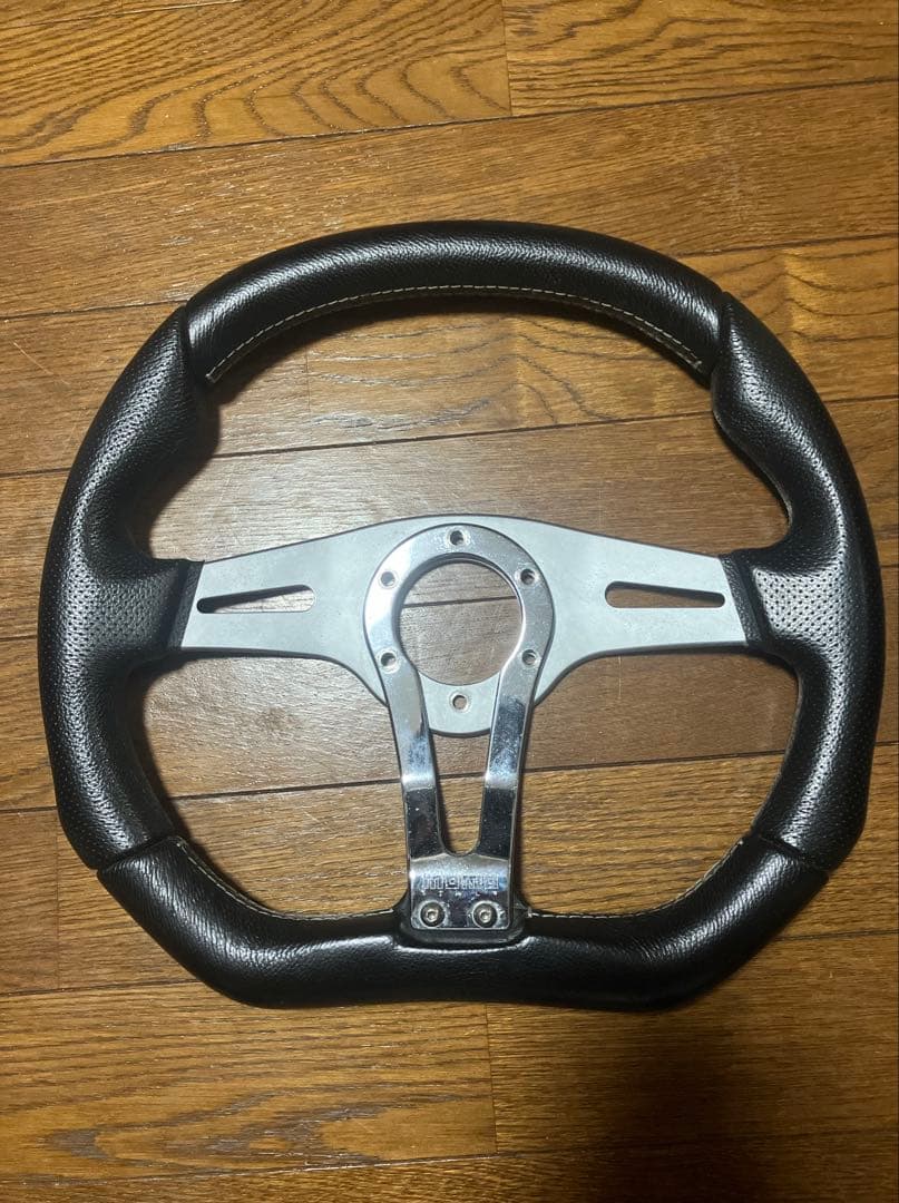 MOMO モモ　ステアリング　TREK R トレックR 350mm