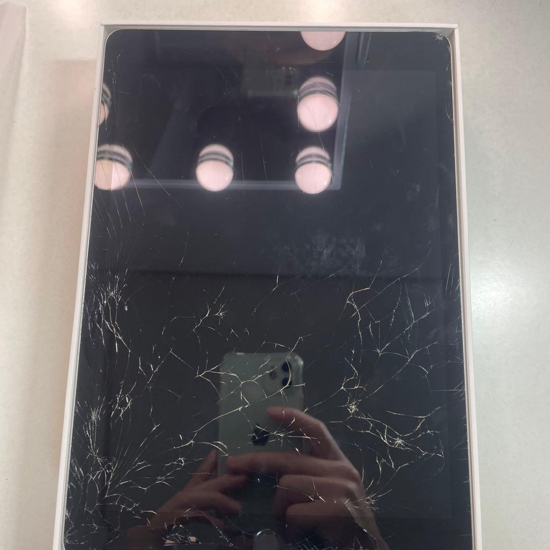 柳*郎様 Apple iPad 第9世代シルバー 画面にひび割れあり