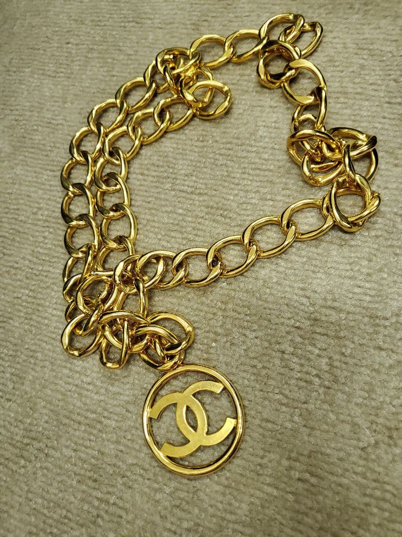 ★l★CHANEL ゴールドチェーンベルト ロゴチャーム付き