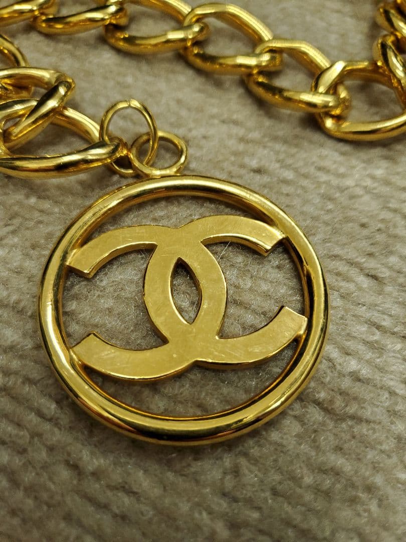 ★l★CHANEL ゴールドチェーンベルト ロゴチャーム付き