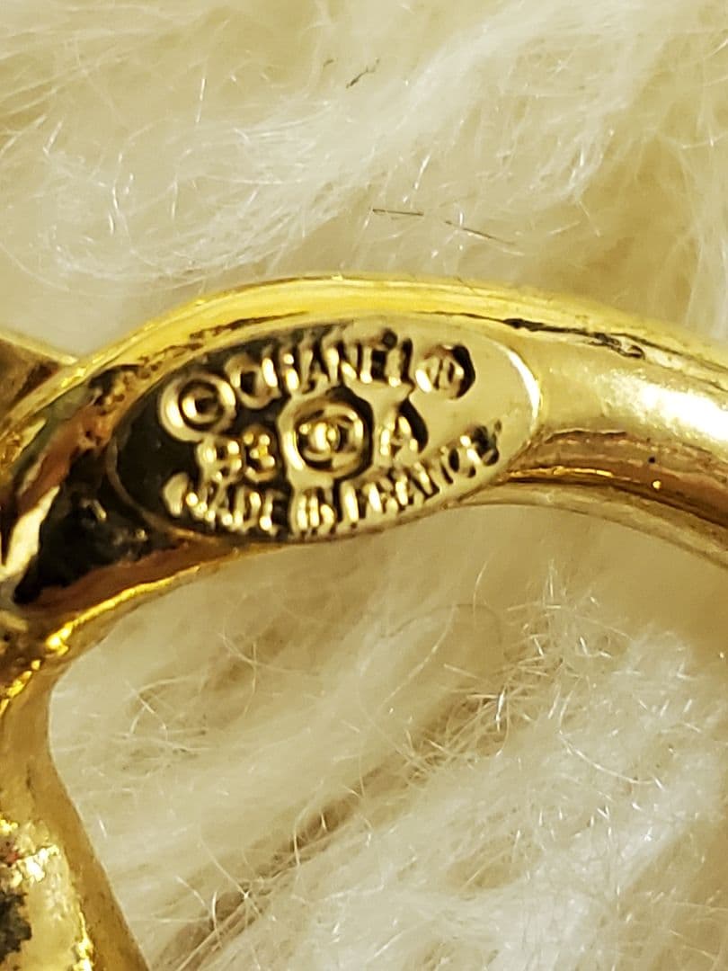 ★l★CHANEL ゴールドチェーンベルト ロゴチャーム付き