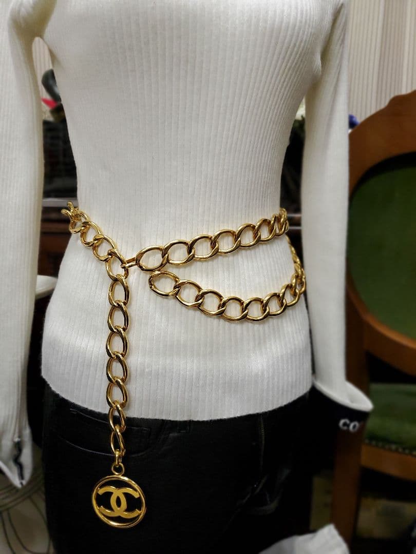 ★l★CHANEL ゴールドチェーンベルト ロゴチャーム付き