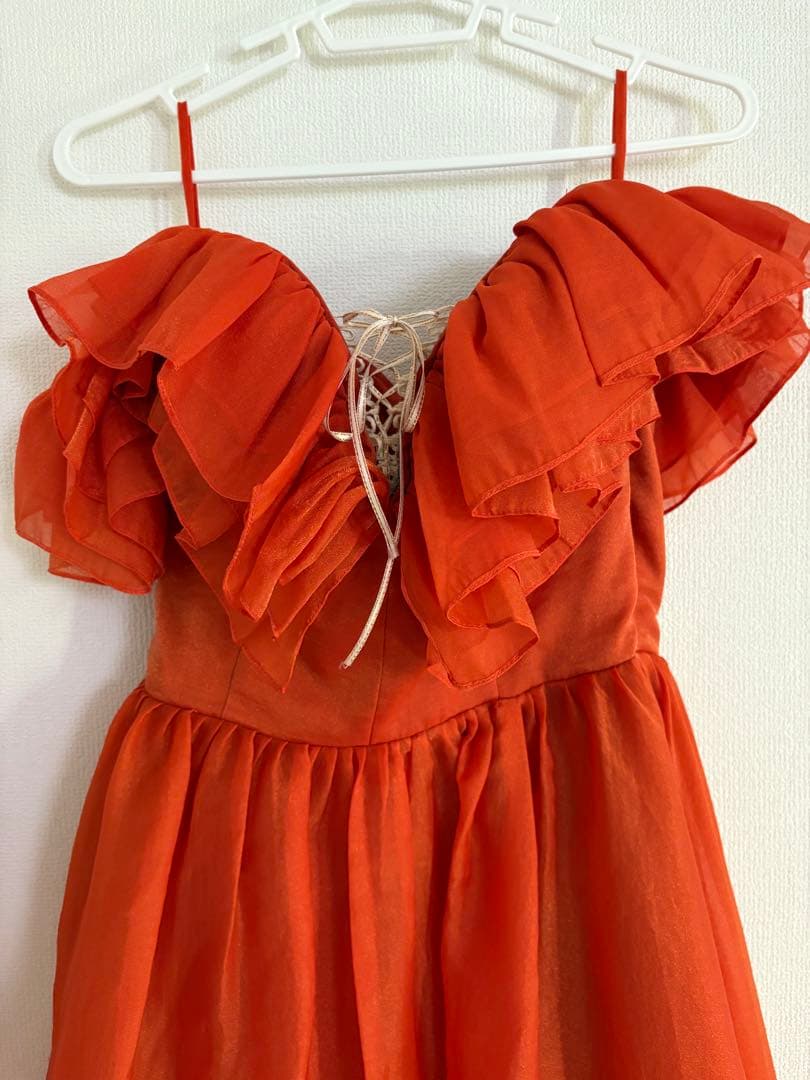 アーバンブランシュ　オフショルダーフリルドレス　サイズM 　Sサイズに調整あり