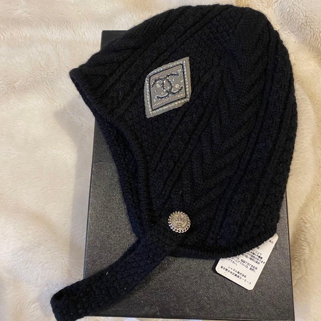 CHANEL 黒 ニット帽 ボタン ビーニー キャップ ビジュー ラインストーン