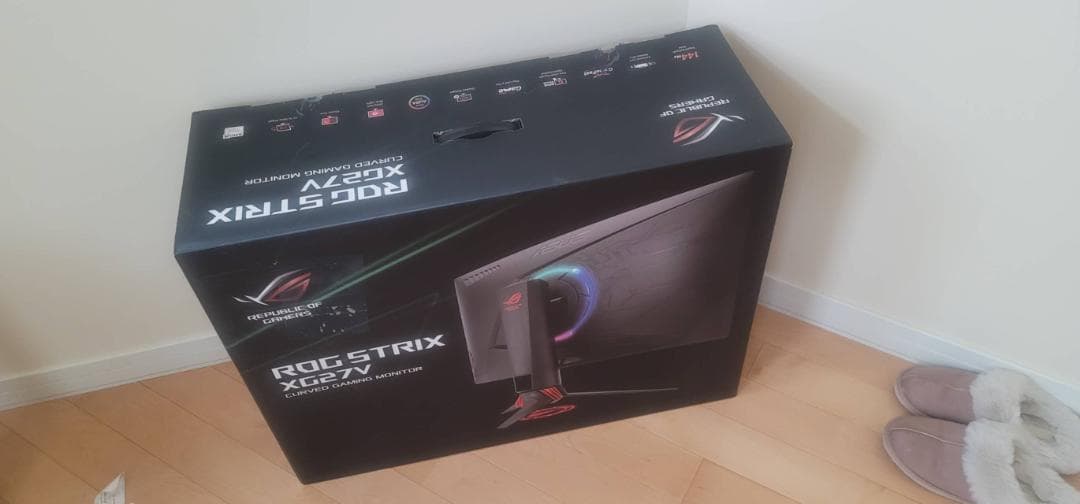 ASUS ROG STRIX XG27VQ FHD 27インチ 曲面1800R