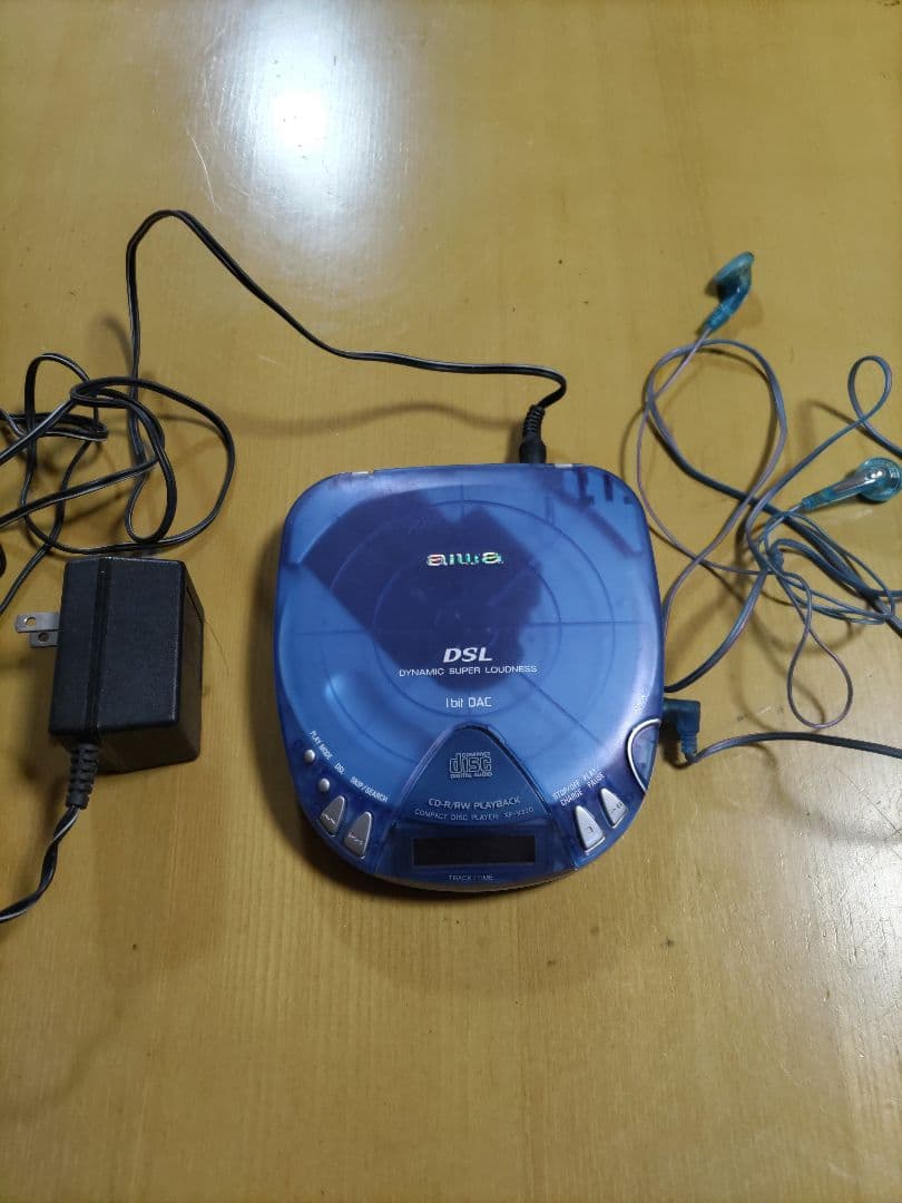 aiwa XP-V320 ポータブルCDプレーヤー