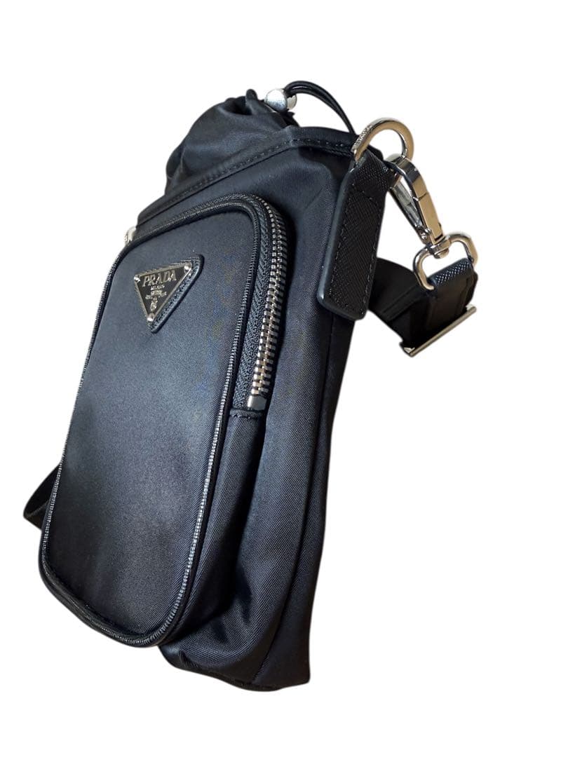 PRADA ブラック ナイロン　スマホ　ショルダーバッグ　即購入不可能
