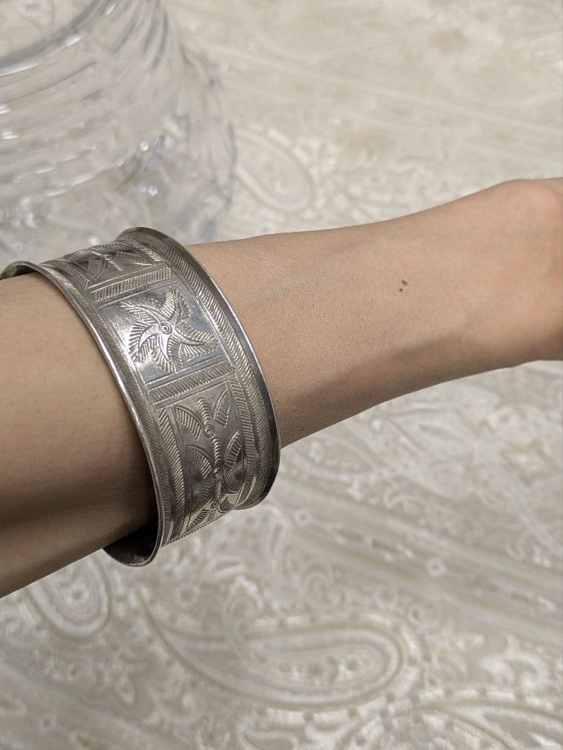 タイ　カレン族シルバー　バングル ●写真訂正　重さの写真再度ご確認、最後まで。