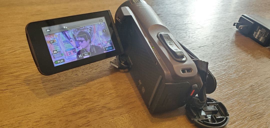 KENWOOD JVC ビデオカメラ Everio ブラウン GZ-F270-T