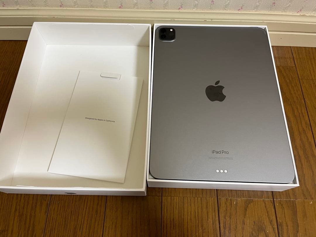美品 Apple iPad Pro 11インチ 第4世代＋ iPadスタンド