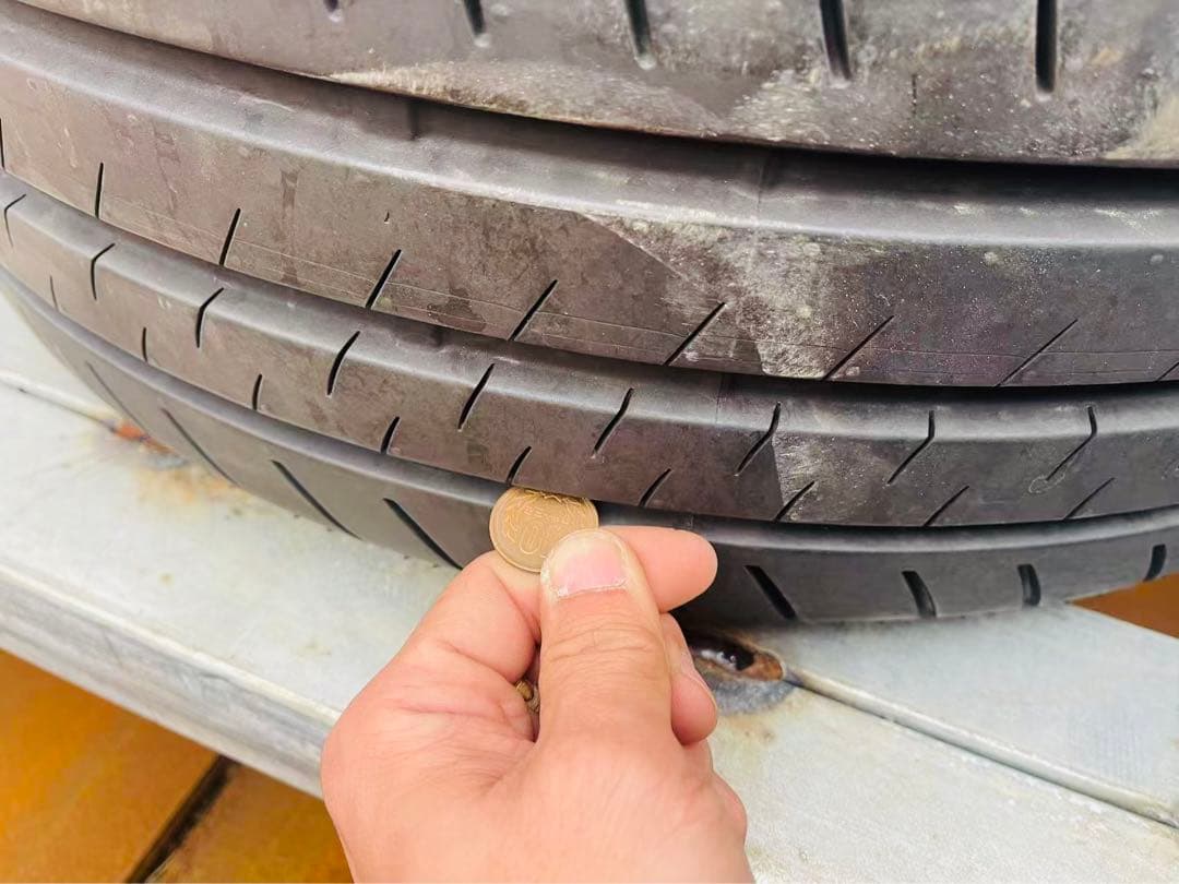 トヨタ プリウス 215/45R17ホイールセット