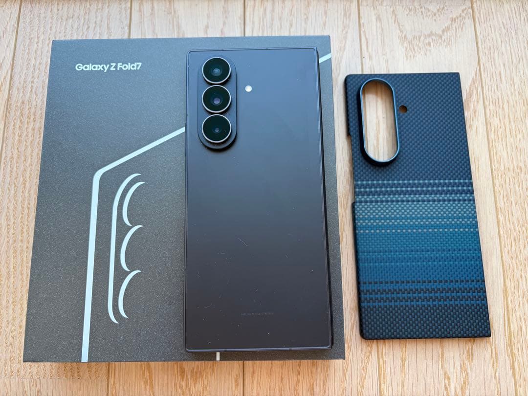美品 Galaxy Z Fold 7 256GB Black ケース付