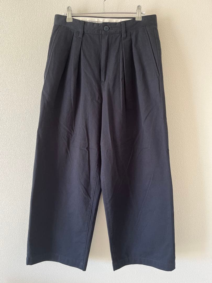 BEAMS ワイドストレート 2プリーツ チノ パンツ サイズ　S