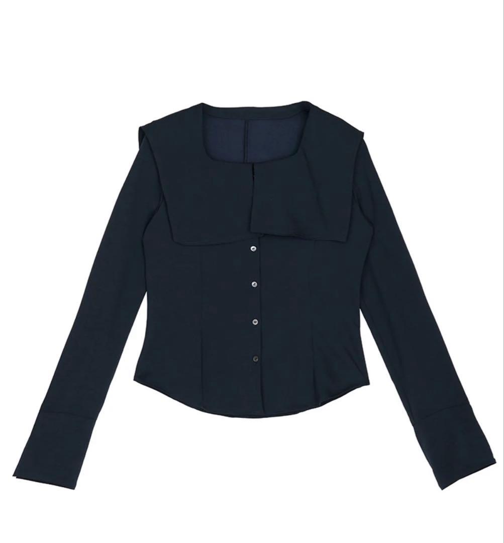 SQUARE COLLAR BACK SATIN BLOUSE ネイビー　S