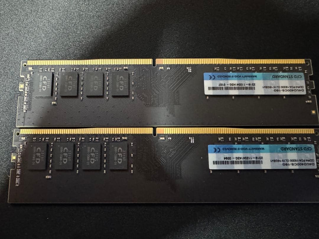 DDR4-2400 D4U2400CS-16G　2枚