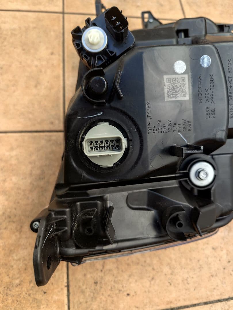 NBOXヘッドライト 左　JF3