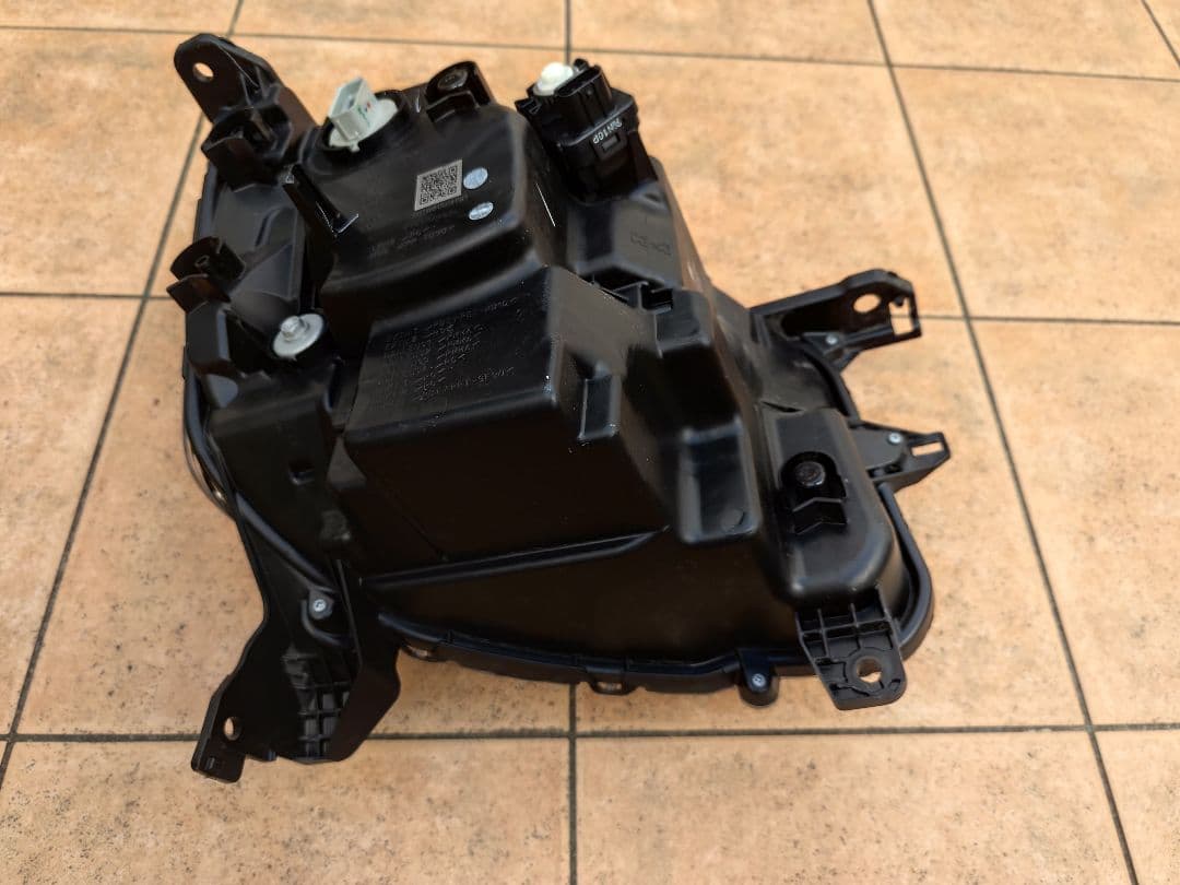 NBOXヘッドライト 左　JF3