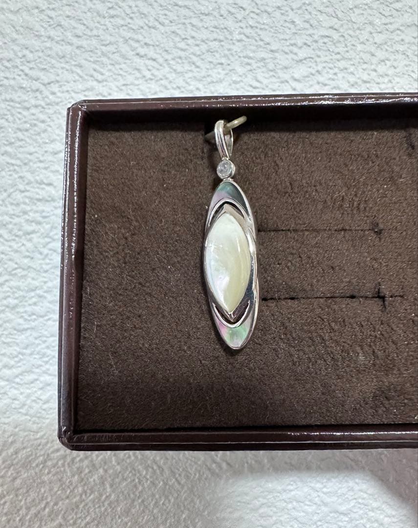 agete アガット　シルバーシェルチャーム　夜光貝　黒蝶貝　販売証明書＆箱付き