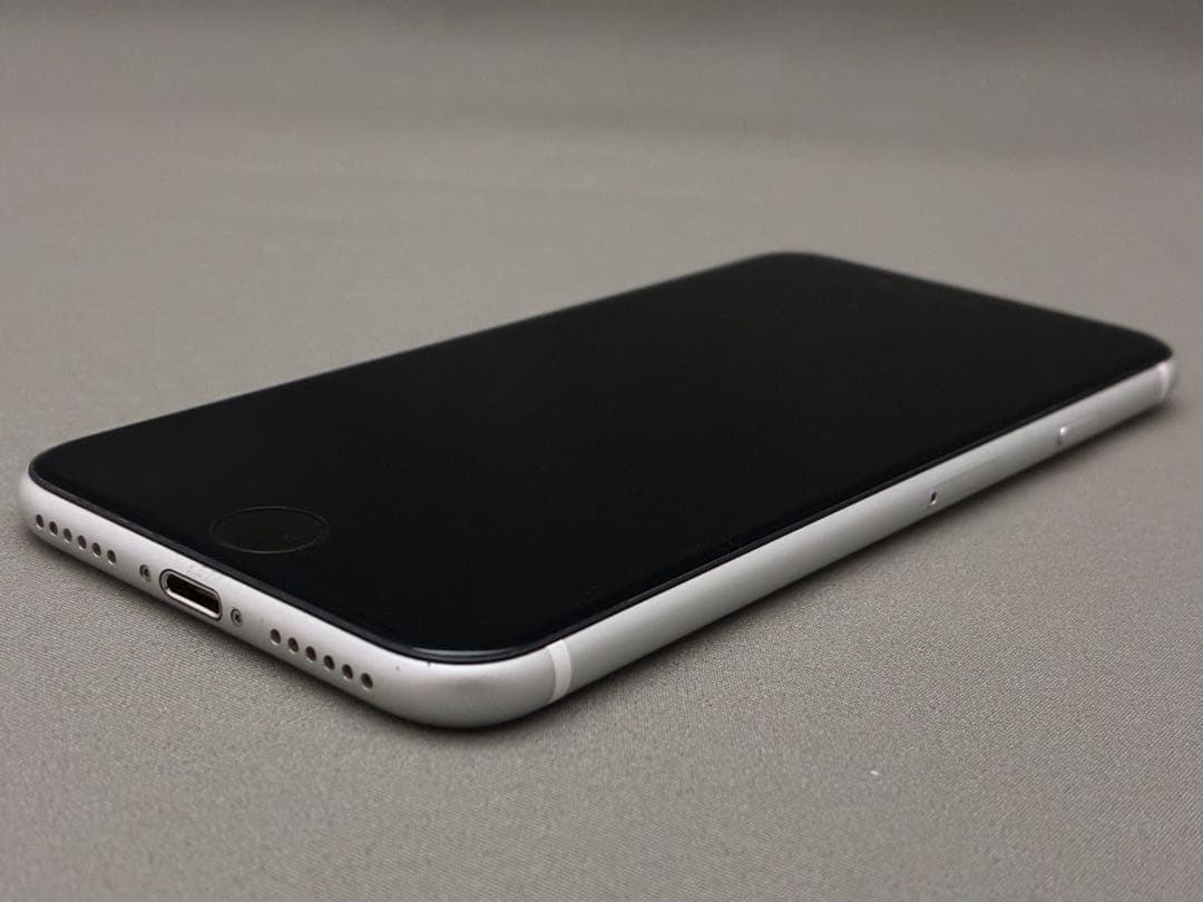 iPhone SE 64GB 白 第2世代 非純正バッテリー交換済 動作良好