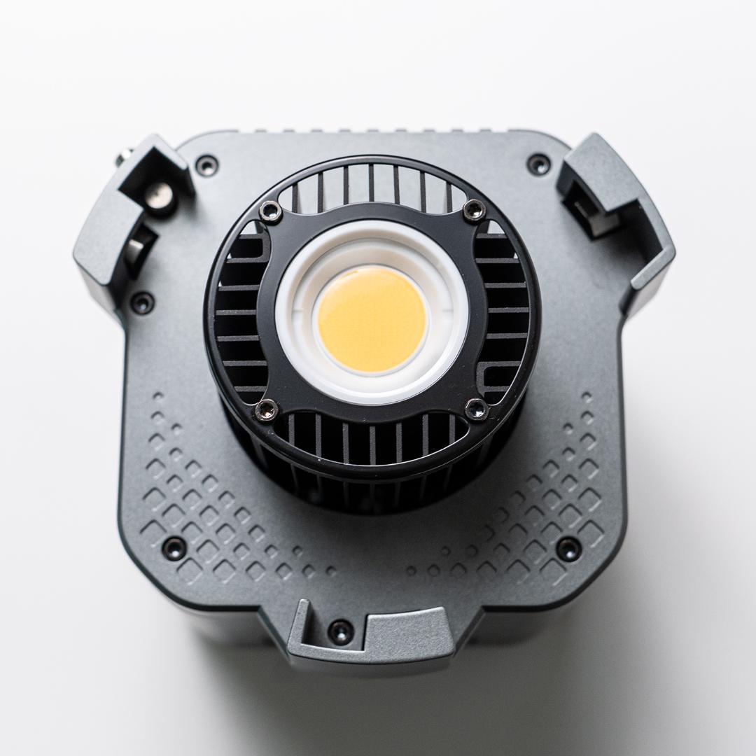 Amaran 60d 照明機器 本体と付属品