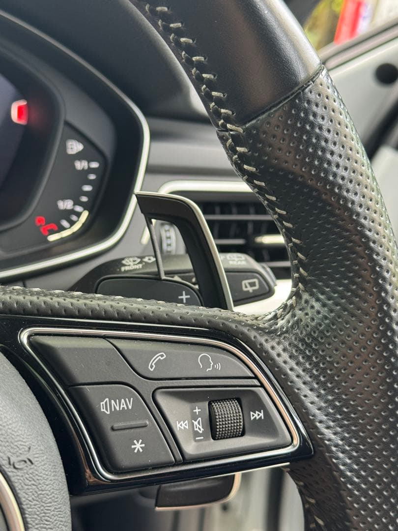 Audi S-tronic Paddle Progress VC A4 パドル