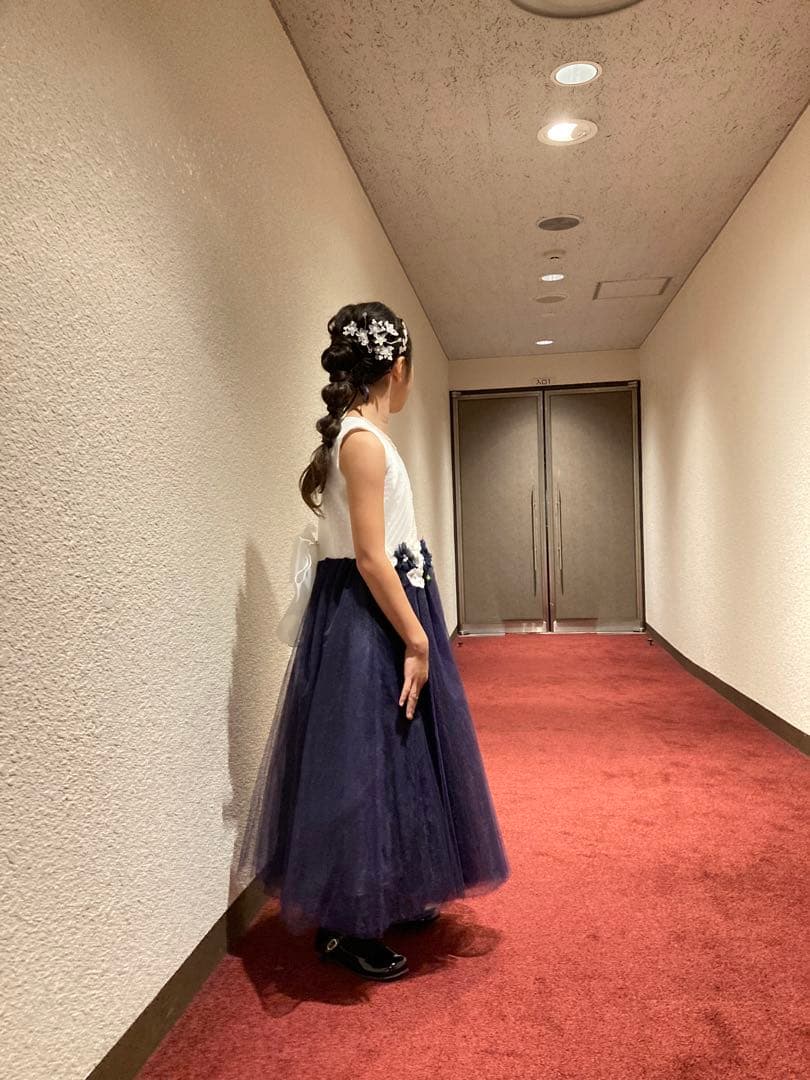 DRESCCO ネイビーとホワイトのフォーマルドレス140