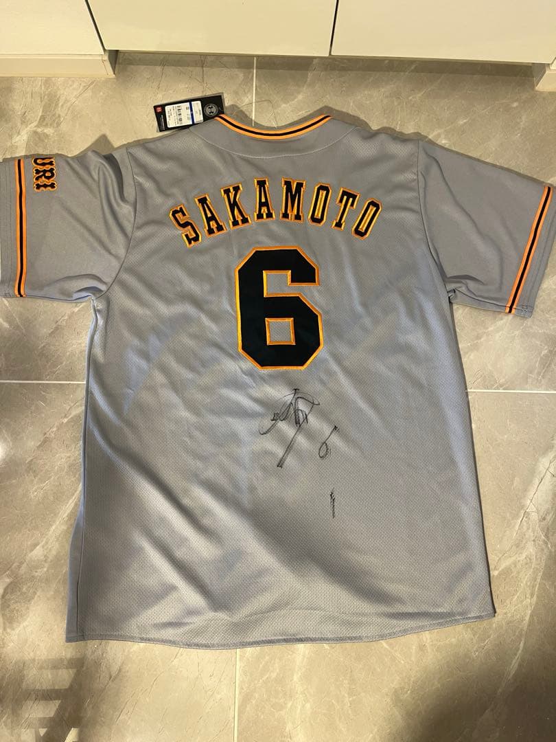 キ*ラ様 巨人　ジャイアンツ　坂本勇人　直筆サイン入りユニフォーム　XLサイズ
