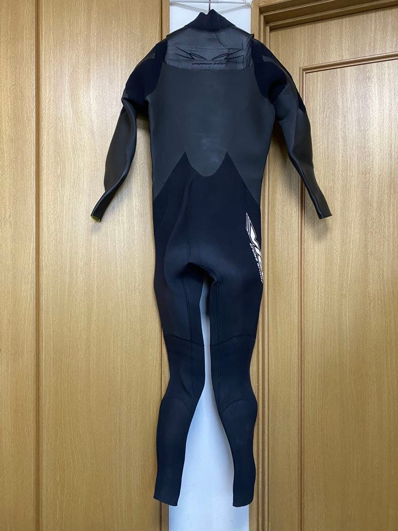 ★裏起毛で暖か‼︎【VIEW】のメンズ用５×３ｍｍセミドライフルスーツ ビュー