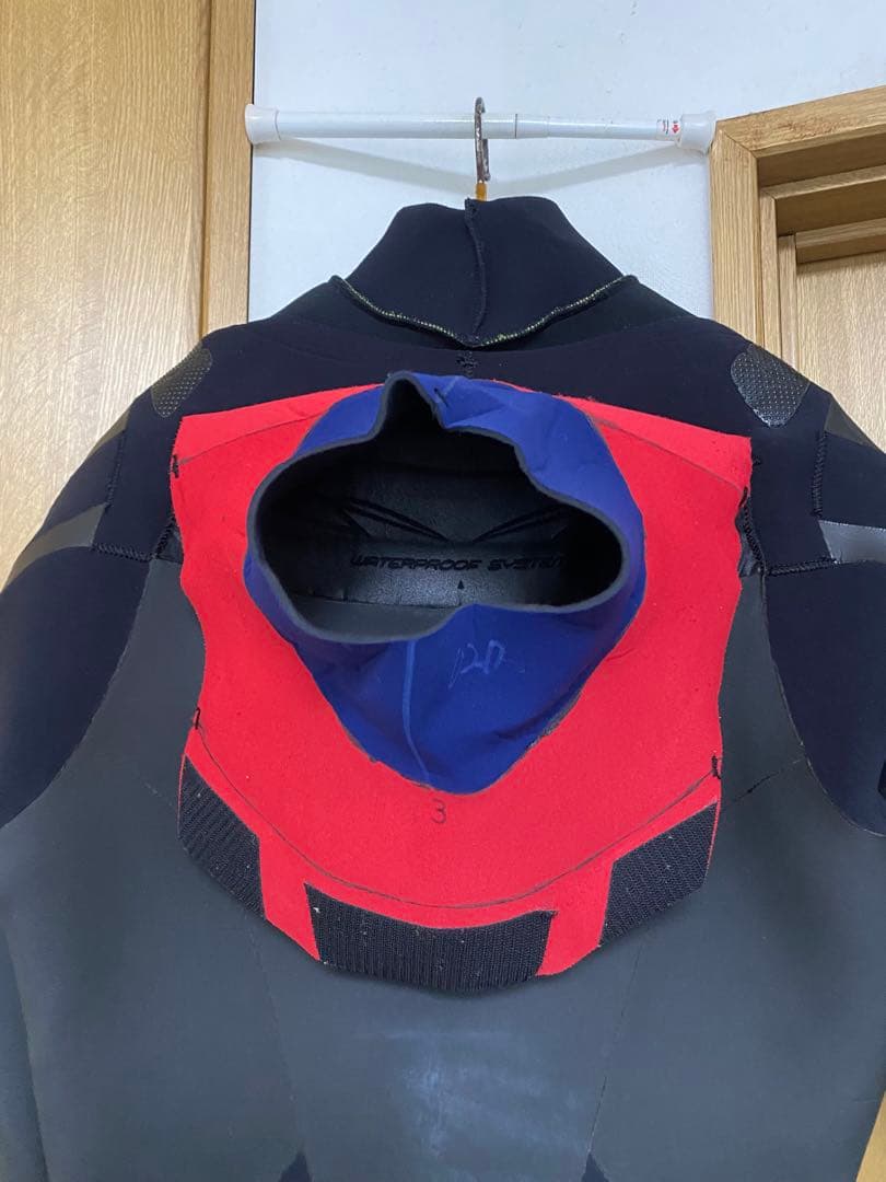 ★裏起毛で暖か‼︎【VIEW】のメンズ用５×３ｍｍセミドライフルスーツ ビュー