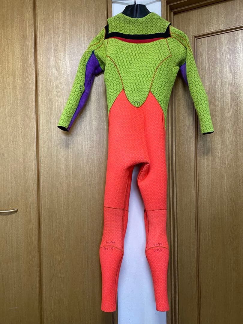 ★裏起毛で暖か‼︎【VIEW】のメンズ用５×３ｍｍセミドライフルスーツ ビュー