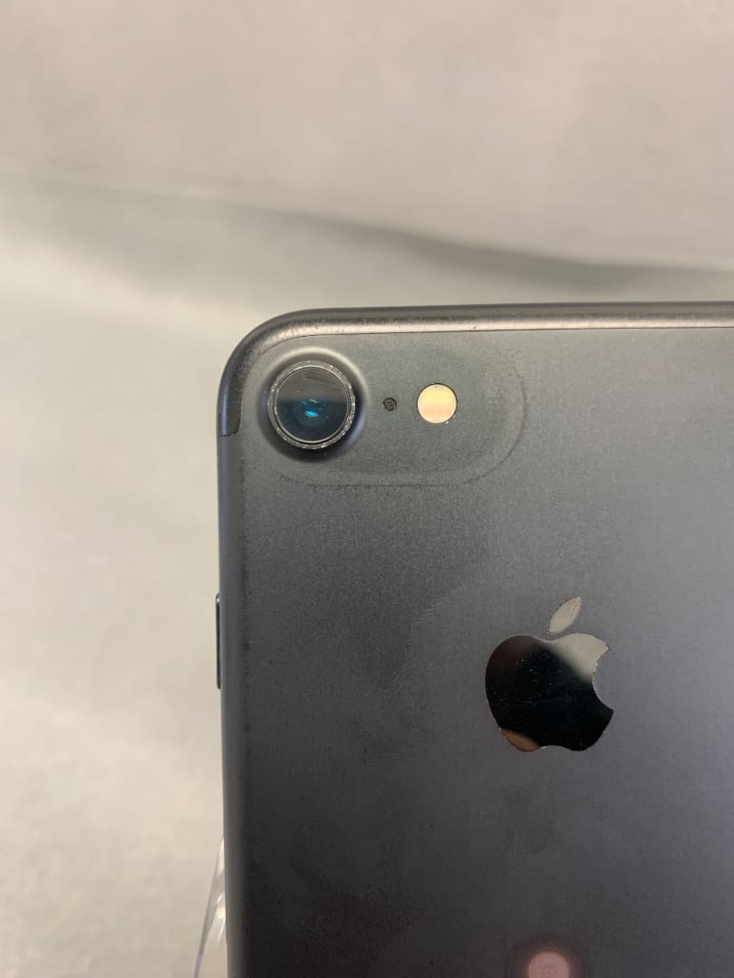 美品　国内版　SIMフリー　iPhone７　128GB　ブラック色