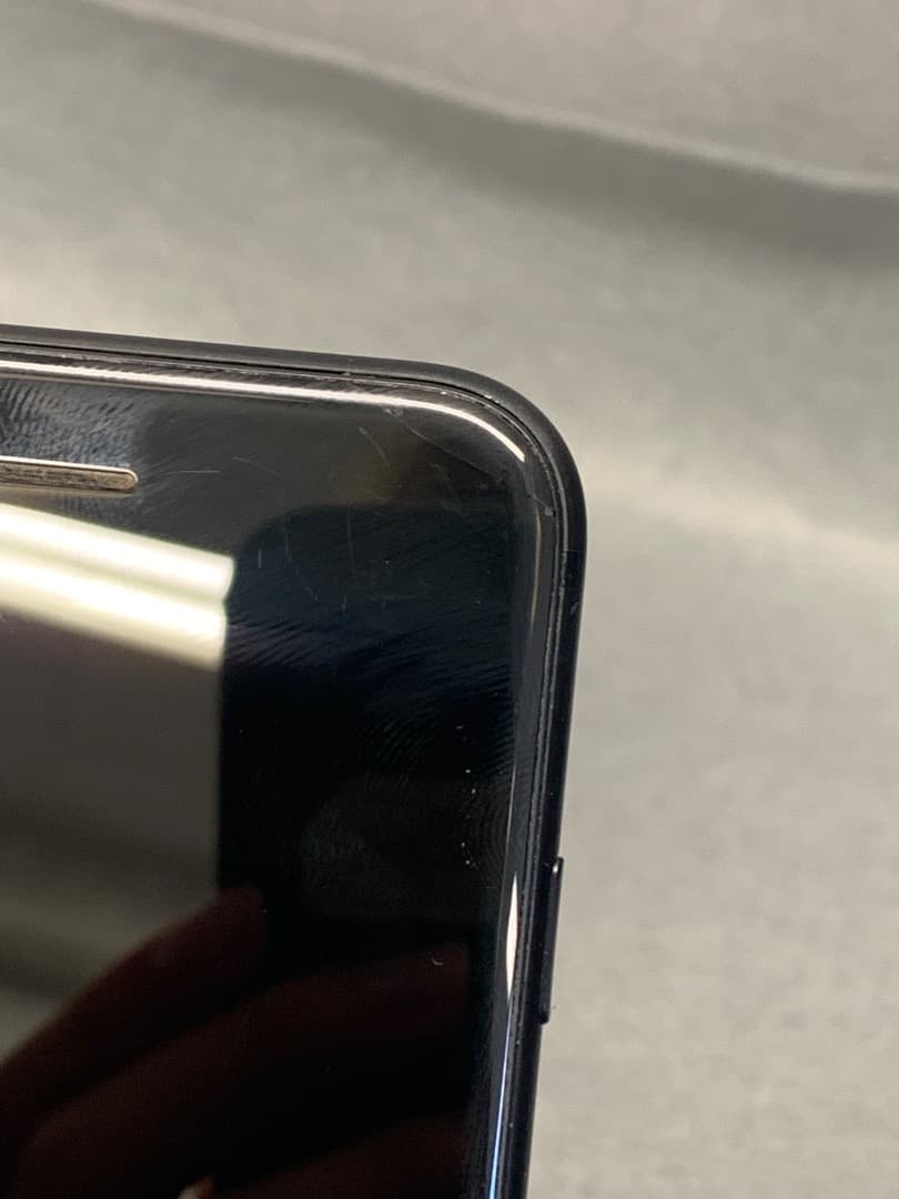 美品　国内版　SIMフリー　iPhone７　128GB　ブラック色