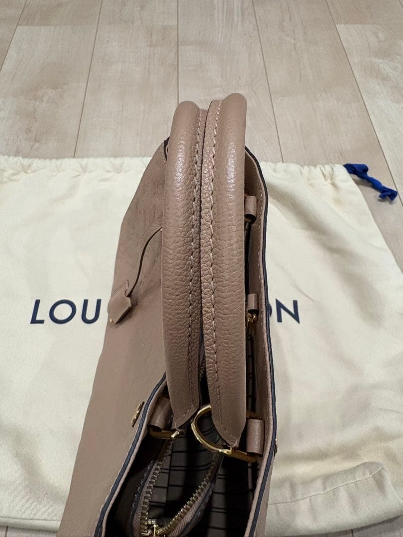 LOUIS VUITTON モンテーニュ