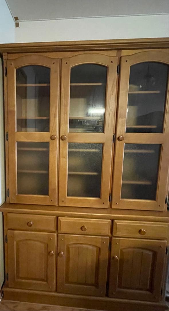 美品　カリモク家具 食器棚 karimoku 木製食器棚 ガラス扉付き