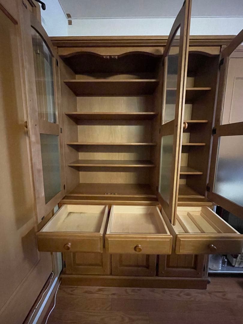 美品　カリモク家具 食器棚 karimoku 木製食器棚 ガラス扉付き