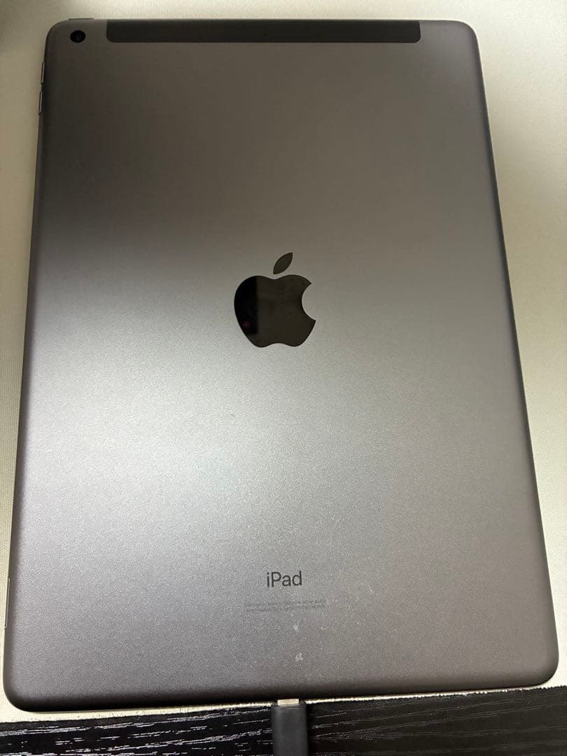 Apple iPad (第8世代)32GB Wi-Fiモデル スペースグレー