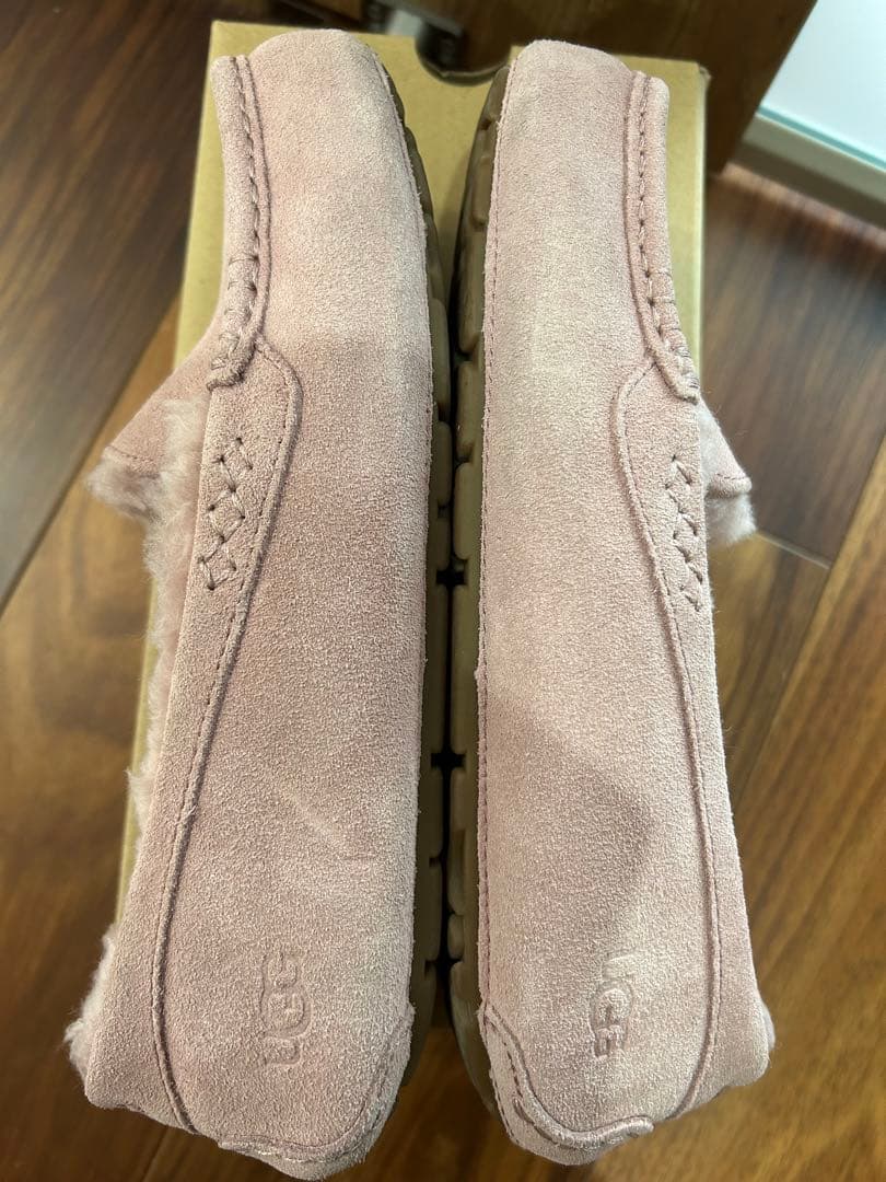 UGG モカシン　ラベンダーシャドー