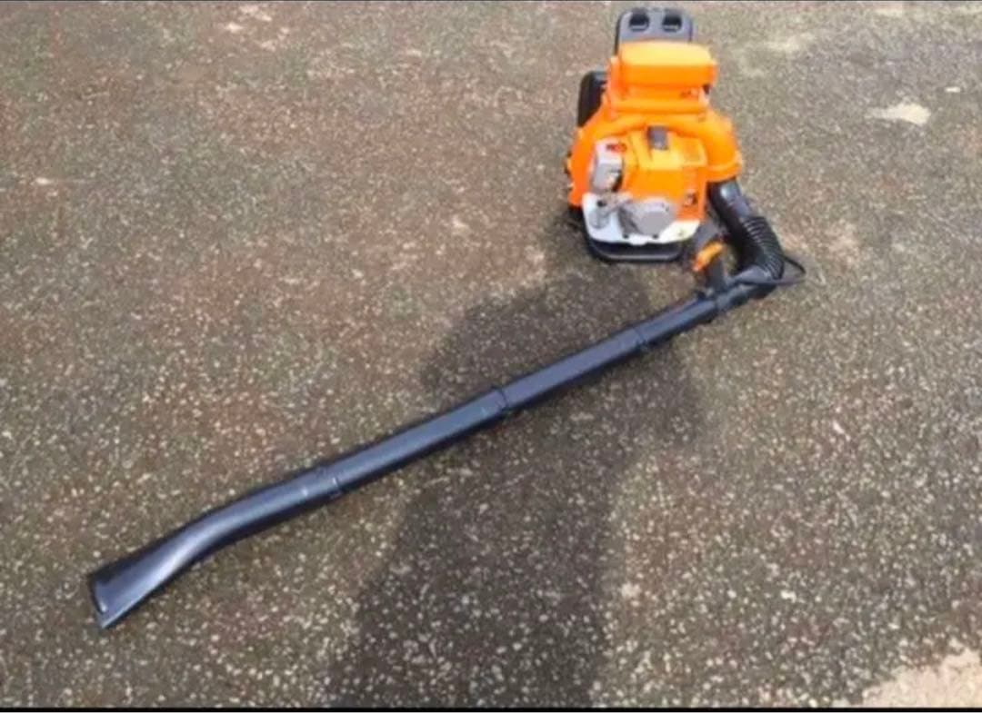 今日だけSALEエンジンブロワー63.3cc 2サイクル　エンジンブロア 落ち葉