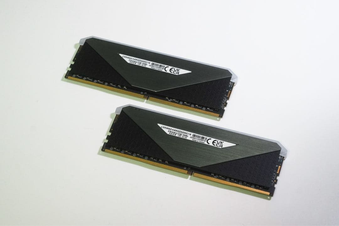 VENGEANCE RGB RT 64GB DDR4 3200MHz ブラック