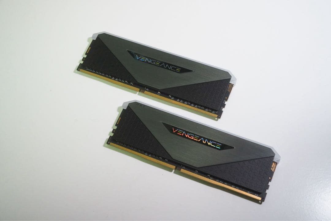 VENGEANCE RGB RT 64GB DDR4 3200MHz ブラック