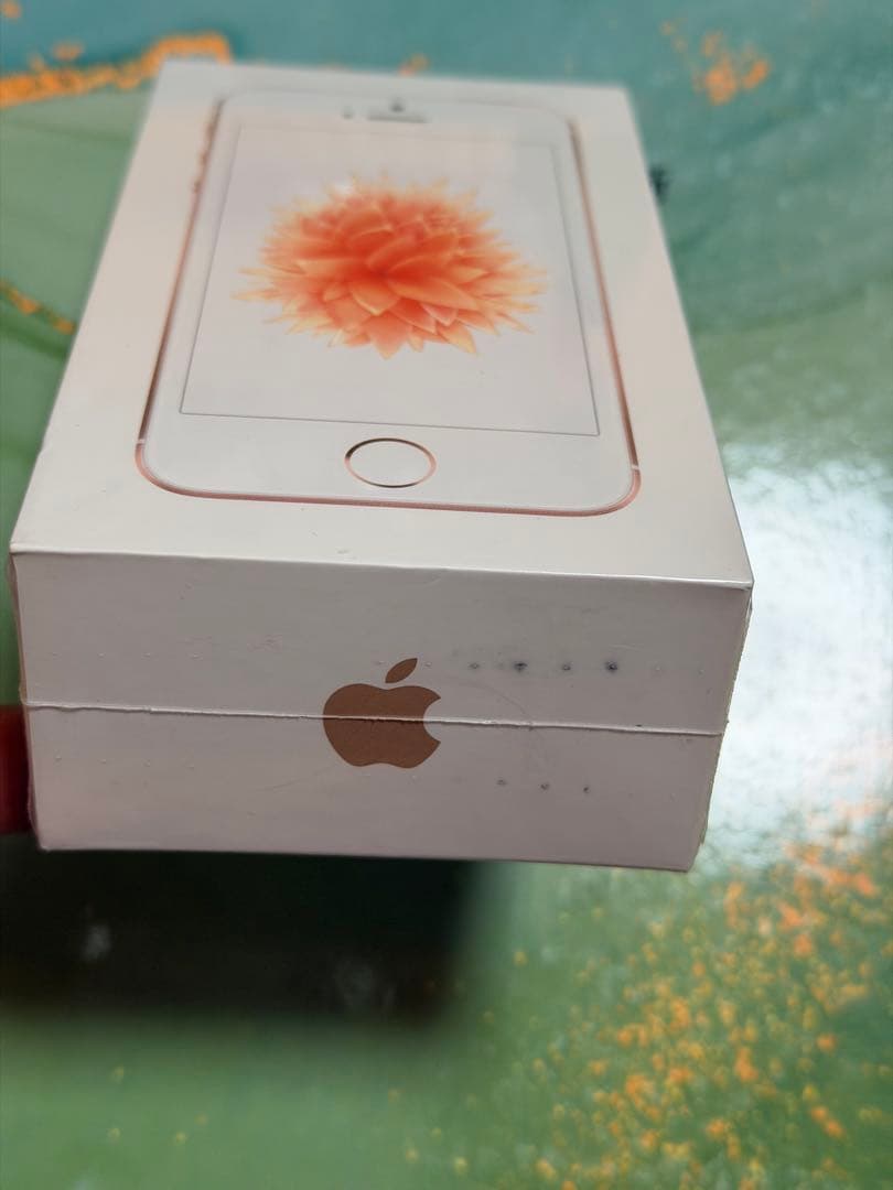 Apple iPhone SE ゴールド 未開封