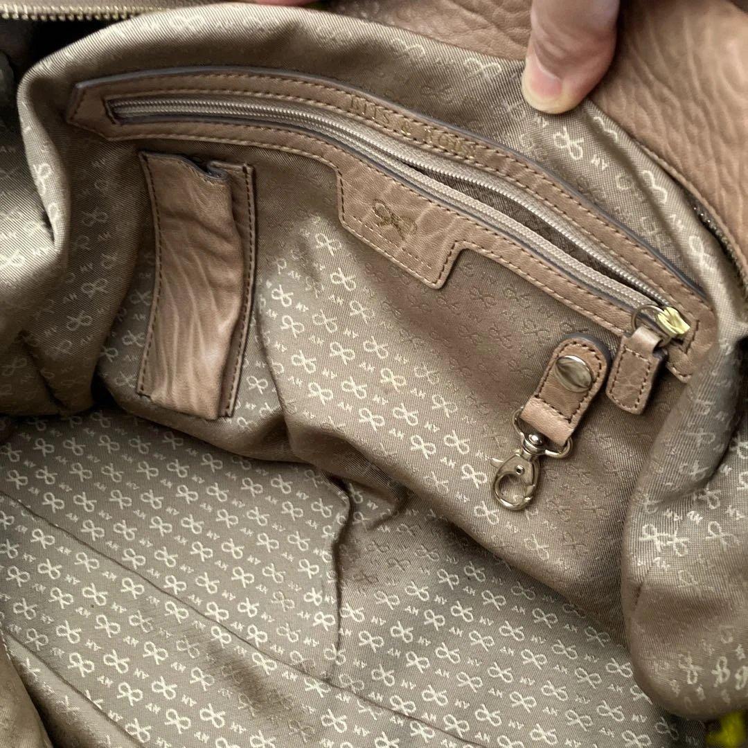 アニヤハインドマーチ　スタッズ使いレザーボストンバッグ　ショルダーベルトあり