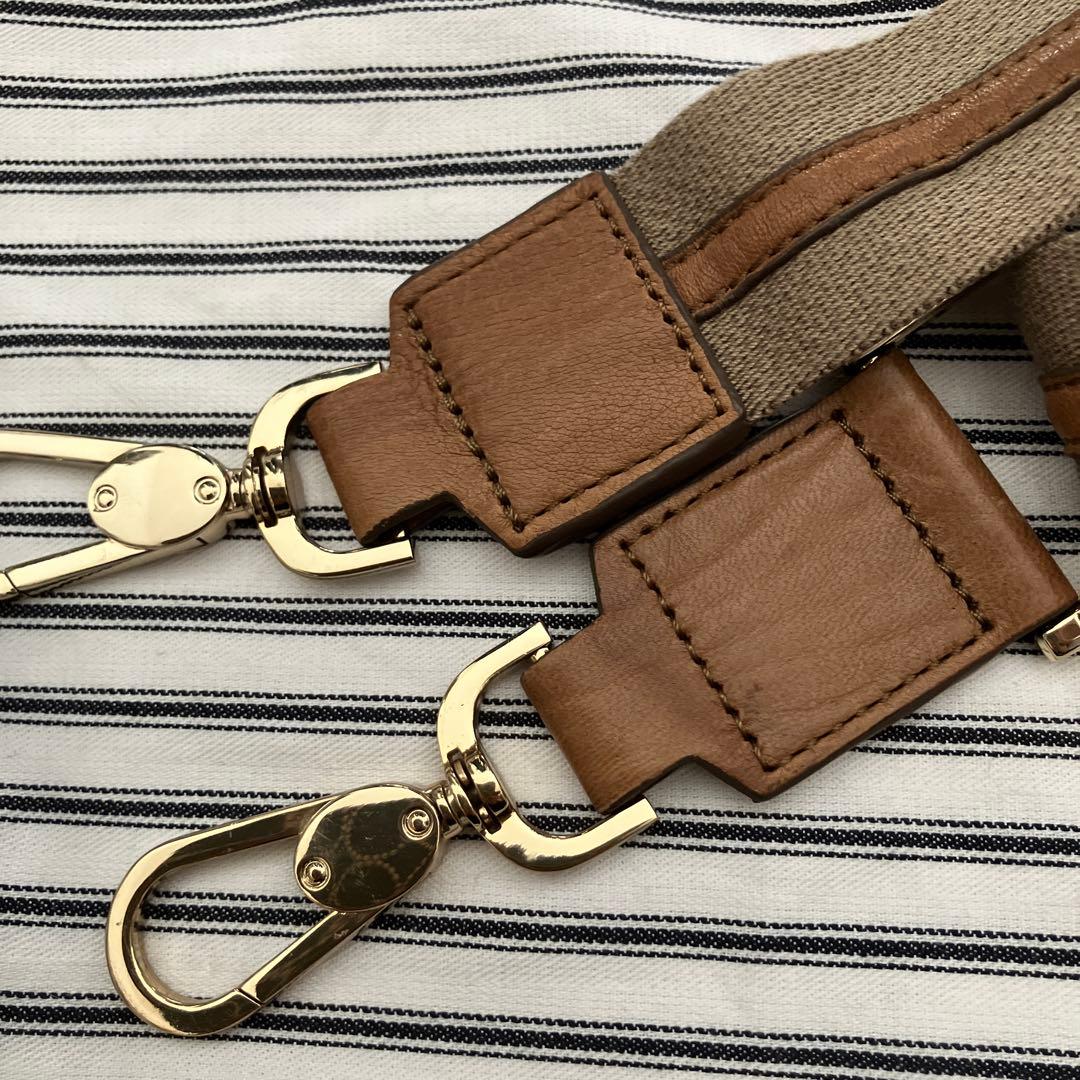 アニヤハインドマーチ　スタッズ使いレザーボストンバッグ　ショルダーベルトあり