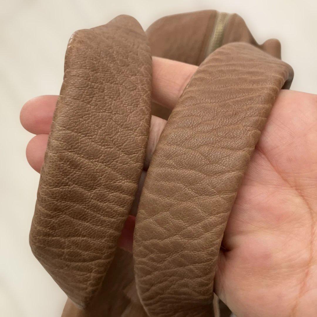 アニヤハインドマーチ　スタッズ使いレザーボストンバッグ　ショルダーベルトあり