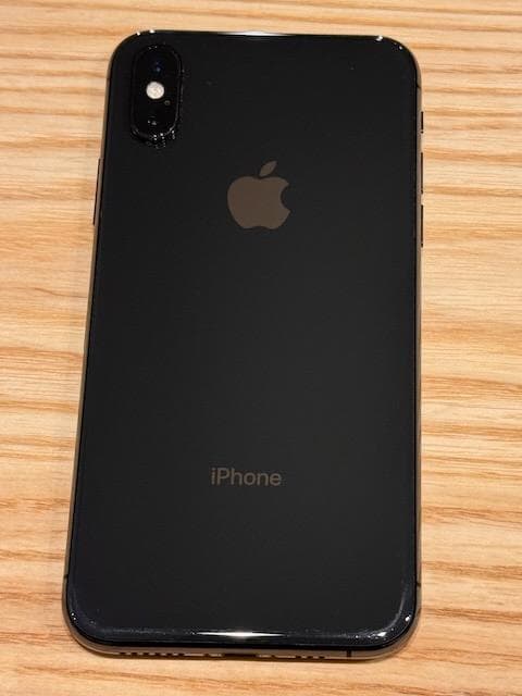iPhone XS 256GB SIMフリー ＋ Quad Lockセット