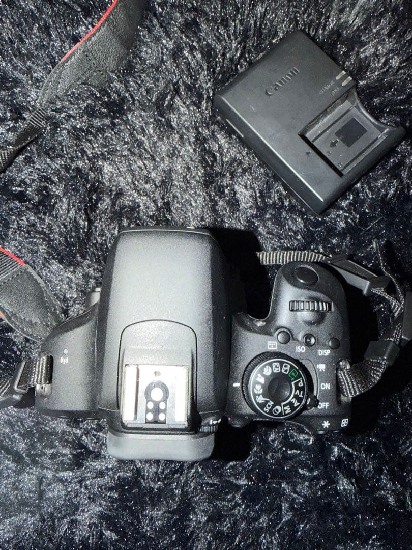 ⭐︎持ち運びケース付⭐︎Canon EOS Kiss X9i デジタル一眼レフカメラ